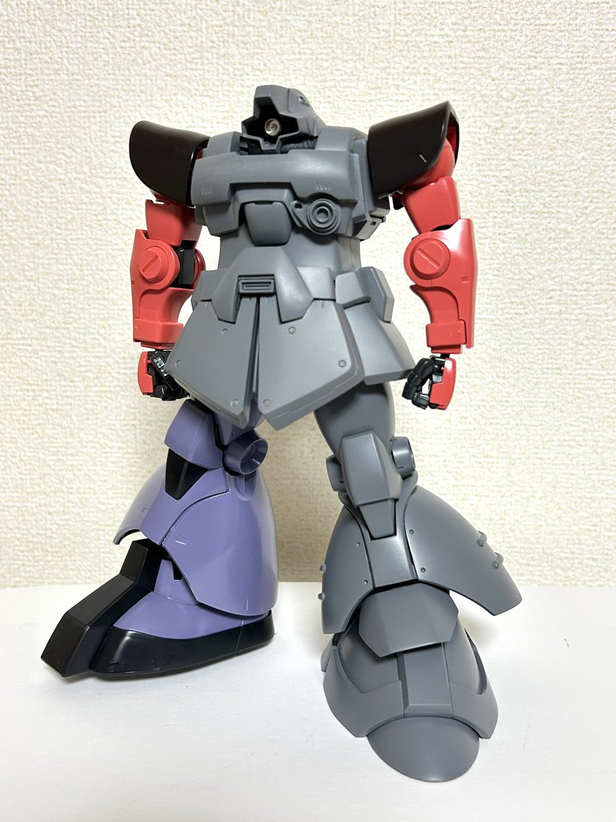 MGドムから1/100 リックドムⅡ の進捗。
脚の大体の形はできた👍
太もも延長した効果アリでよかった😆
#ガンプラ
#ドム
#リックドム2