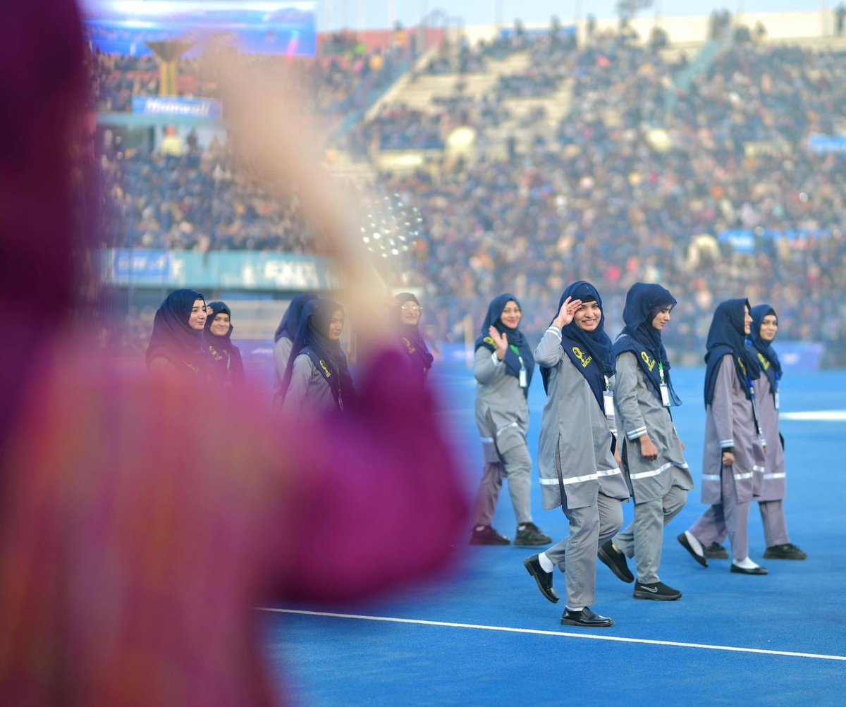 Community Health Inspectors held a march-past and saluted the Chief Minister, who graciously returned the salute.
