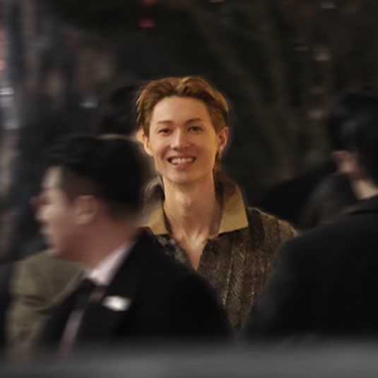 cortisrecords's tweet image. “in the midst of the crowd, i only see you.”