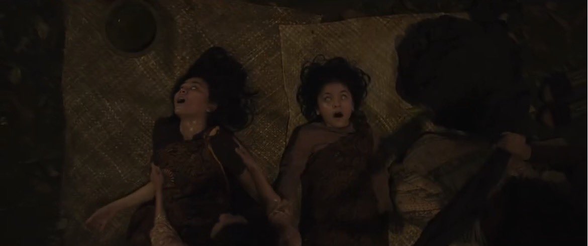 Gak expect setan yang nongol di film Alas Roban banyak banget bjir.
Fara Shakila, anak yang meranin Gendis best sih. Curiga kesurupan beneran deh ini dia😭.
Ritual di hutan bikin merinding!
Selain creepy, drama ibu anaknya juga oke.

Alas Roban, tayang di bioskop 15 Januari 2026.