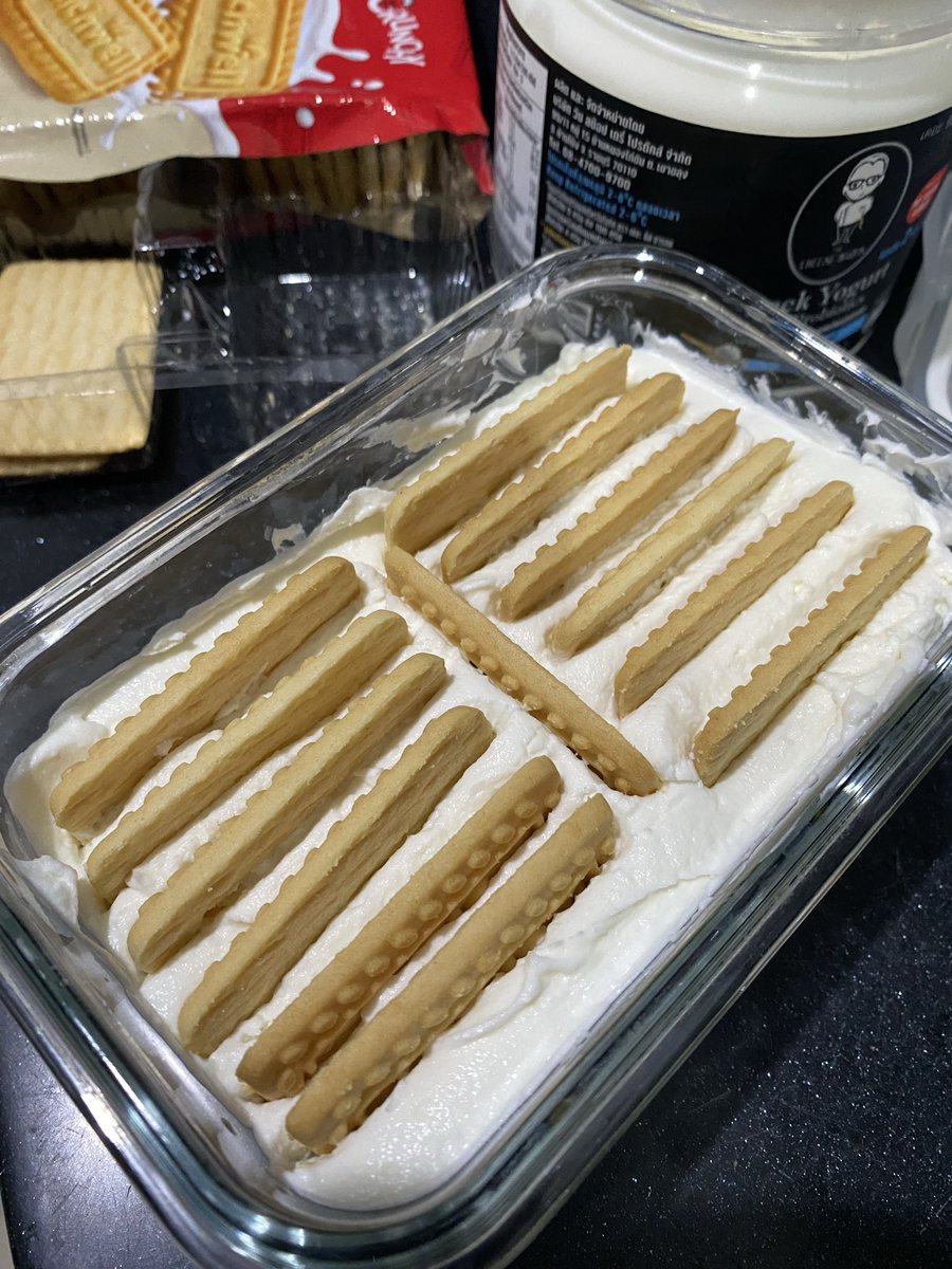 ไหนลองซิ กำลังไวรัลเลอ ทำแสร้งว่าชีสเค้ก😆😋 แค่เอาแครกเกอร์มาจิ้มๆใส่โยเกิร์ตแล้วแช่เย็น เดวมาชิมกันนนน