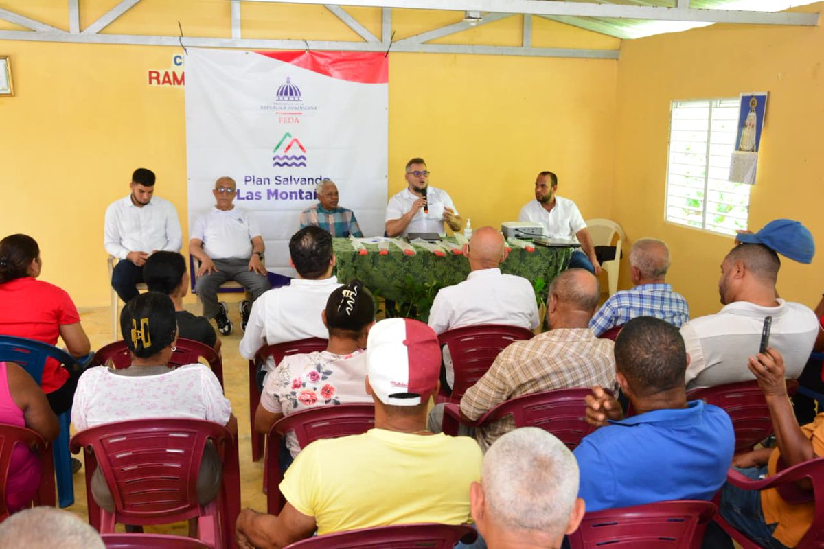 nuriapiera's tweet photo. Hecmilio Galván destaca respaldo del FEDA a agricultores de Duarte durante “Ruta del Jaya” https://t.co/G5x50Tukts #NDigital https://t.co/aOfjxl292Q