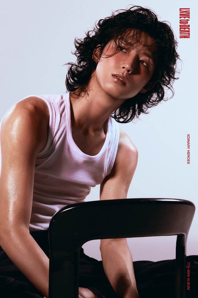 xdinarymango's tweet image. obsessed with this concept btw (pretty men who are sweaty)