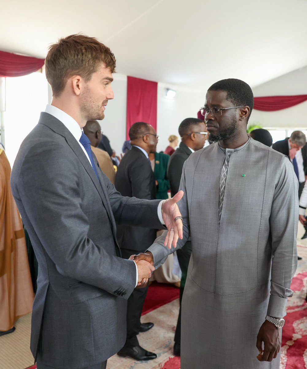 J'ai eu mon premier travail de Baby-sitter à 14 ans. ›› - View Kamer, image size:1001x1200