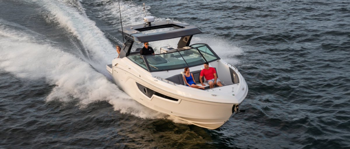 CruisersYachts's tweet image. Join MarineMax Grand Lake for the full Boat &amp;amp; RV Show, January 9–11, 2026. Explore the 34 GLS Outboard, connect with knowledgeable team members and discover the fine American craftsmanship of Cruisers Yachts. #AmericanMade #Handcrafted #BoatShowSeason