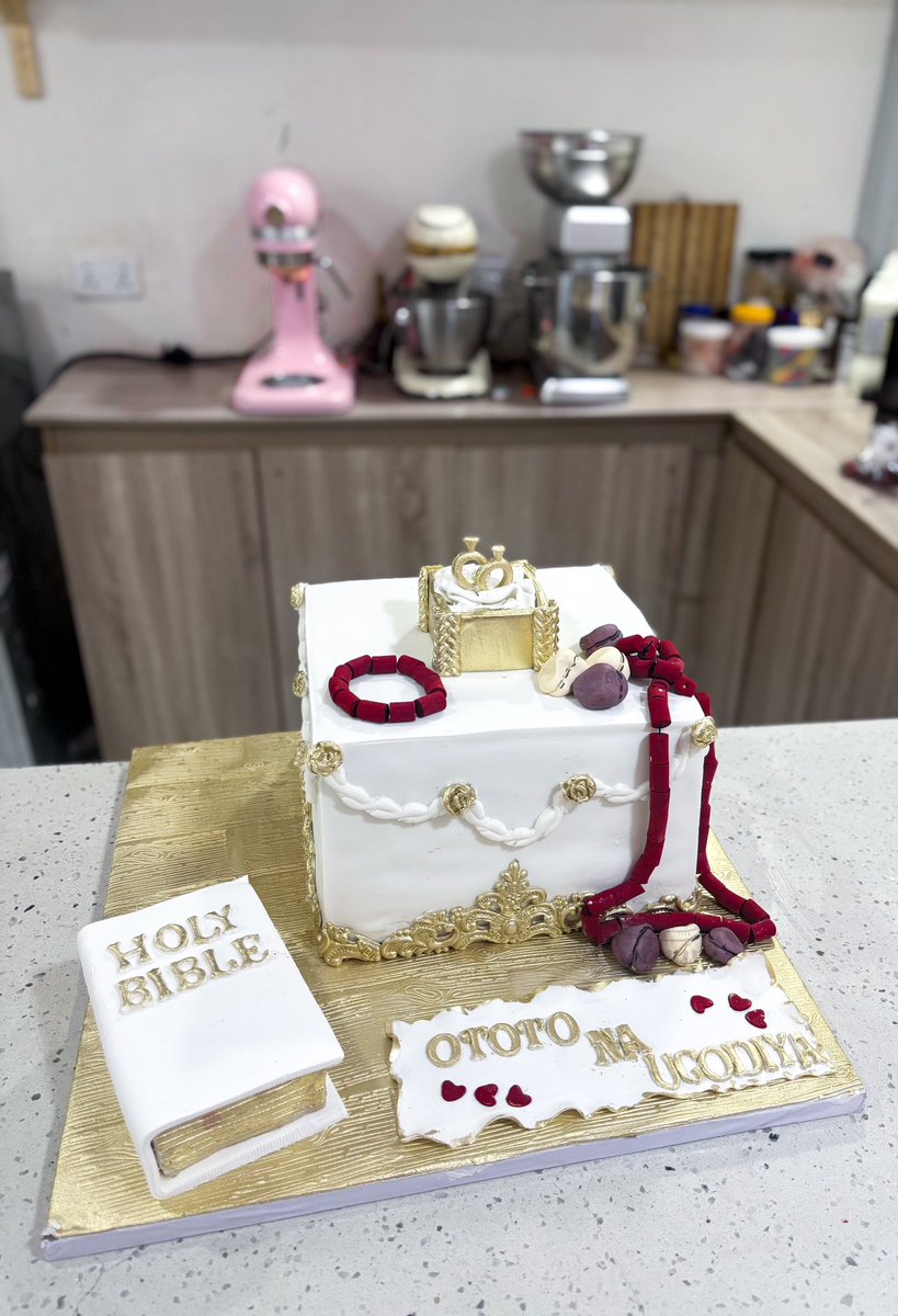 inimacaulay's tweet image. I have a goal to make 30 wedding cakes this year. Getting married or know anyone that is? Please send them my way. 
See some of the beauties made in 2025, all under ₦300k