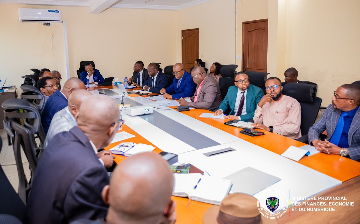 🛑#Kinshasa_Impôt_foncier : Magloire Kabemba affine les derniers réglages avant le lancement de la grande échéance

📌Le compte à rebours est désormais enclenché pour le lancement de la grande campagne de paiement de l’impôt foncier.

À cet effet, le ministre des Finances, de