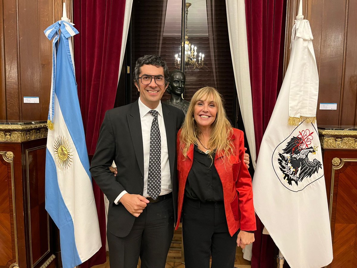 lconectadas's tweet image. #LegislaturasConectadas continúa trazando lazos
a nivel internacional
📣 Una delegación de Colombia se reunió con la
Directora Ejecutiva de Legislaturas Conectadas
para conocer el programa.
🌐 Mas info acà: legislaturasconectadas.gob.ar/Prensa/Legisla…