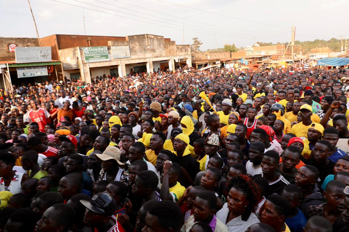 Mobilizing masses is one thing 
But making them vote for that particular candidate is also another thing 

Thank you <a href="/ChiefMuzzukulu/">Uzeiye Hadijah</a> for this Communal Voter Education Program aimed at tutoring the public on how to vote for our <a href="/KagutaMuseveni/">Yoweri K Museveni</a>