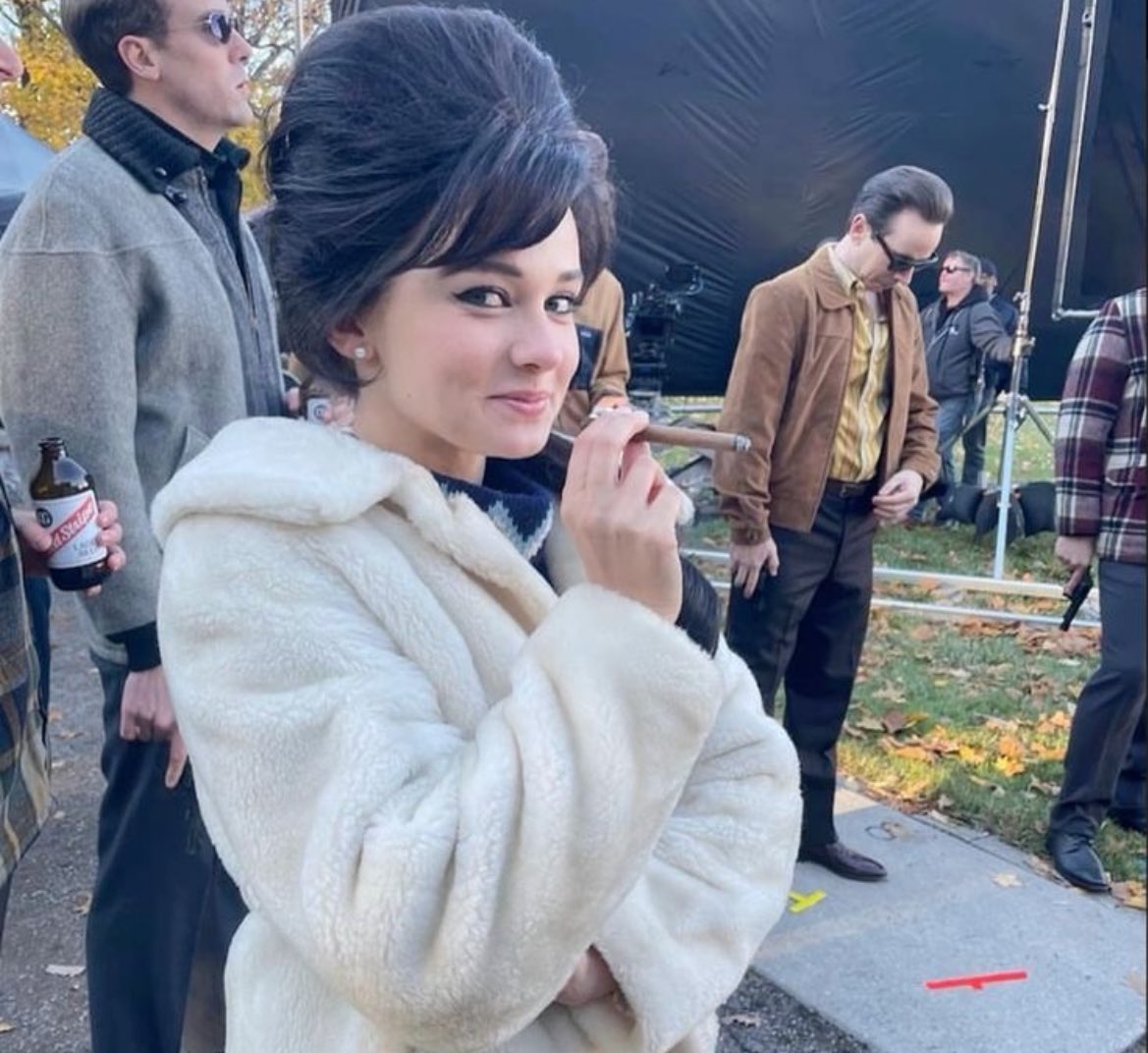 I played a game with my cousins last night where we took turns reading stuff off our notes app that was picked randomly but it lasted one round before everyone went back to me and asked me to read more bc they loved my beautiful silly thoughts/ rambles