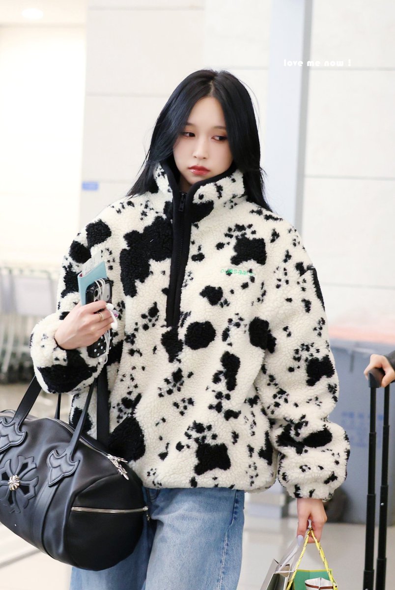 lovemenow_324's tweet image. 260107 언니는못간다고....못가..못간다고.......
#TWICE #트와이스 #MINA #미나 #ミナ