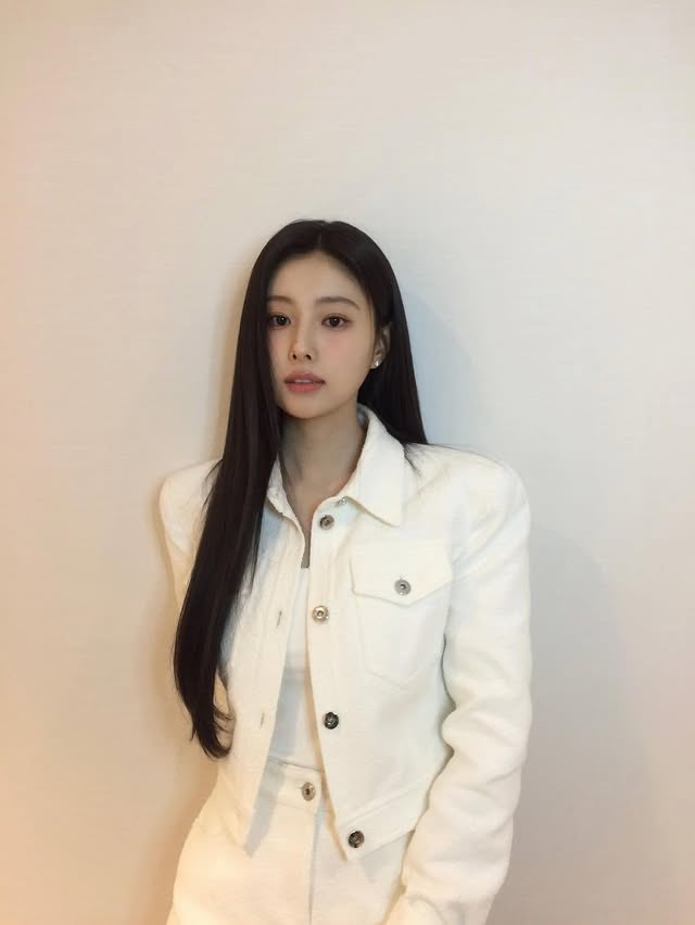 hyewon pics ❄️ tweet media