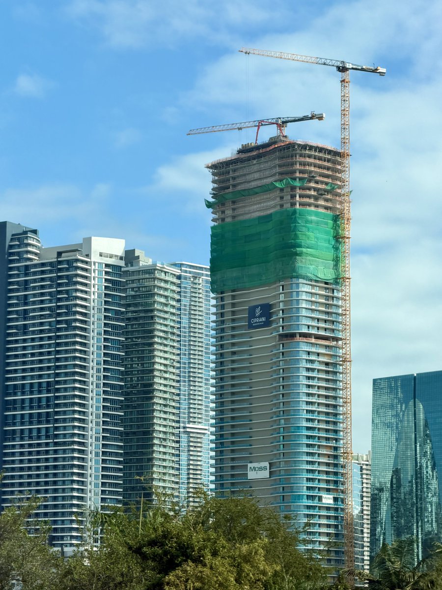 OfficialJoelF's tweet image. Nov. 6, 2025 vs Jan. 7, 2026 

View from I-95 north