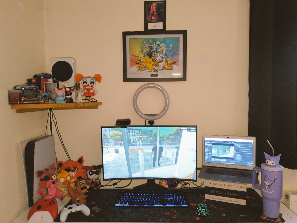 crazyquinn125's tweet image. Set up had an upgrade! 

It looked so miserable before and still along the way to go but we all start somewhere 🤦🏼‍♀️😅

#freshcoatofpaint #setup #slightupgrade #gaming