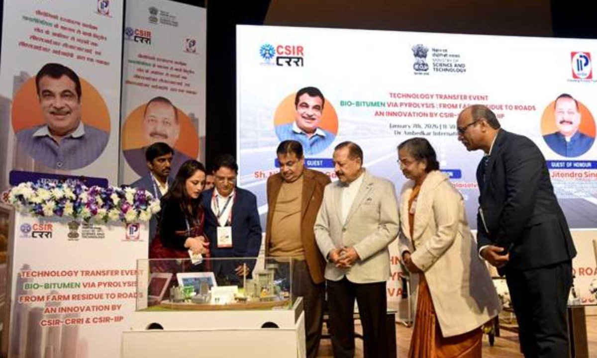 newsagehyd's tweet image. Union minister Nitin Gadkari said India has become the first country to commercially produce bio-bitumen from agro waste, cutting pollution and boosting sustainable roads.

#BioBitumen #SustainableInfrastructure #ViksitBharat

newsage.in/bio-bitumen-ag…