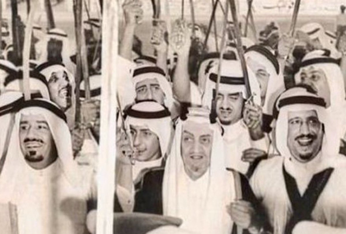 #اخوان_نوره :

خمسة ملوكٍ عظماء في صورة واحدة.