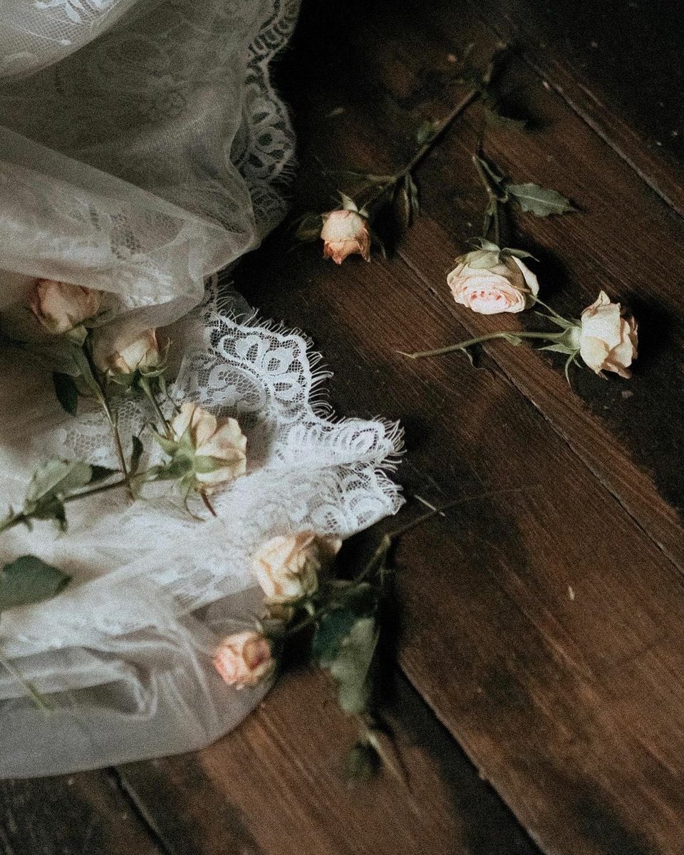 Rubyanej's tweet image. 🌺 ; "open.spotify.com/track/0kHZ0qrG…"