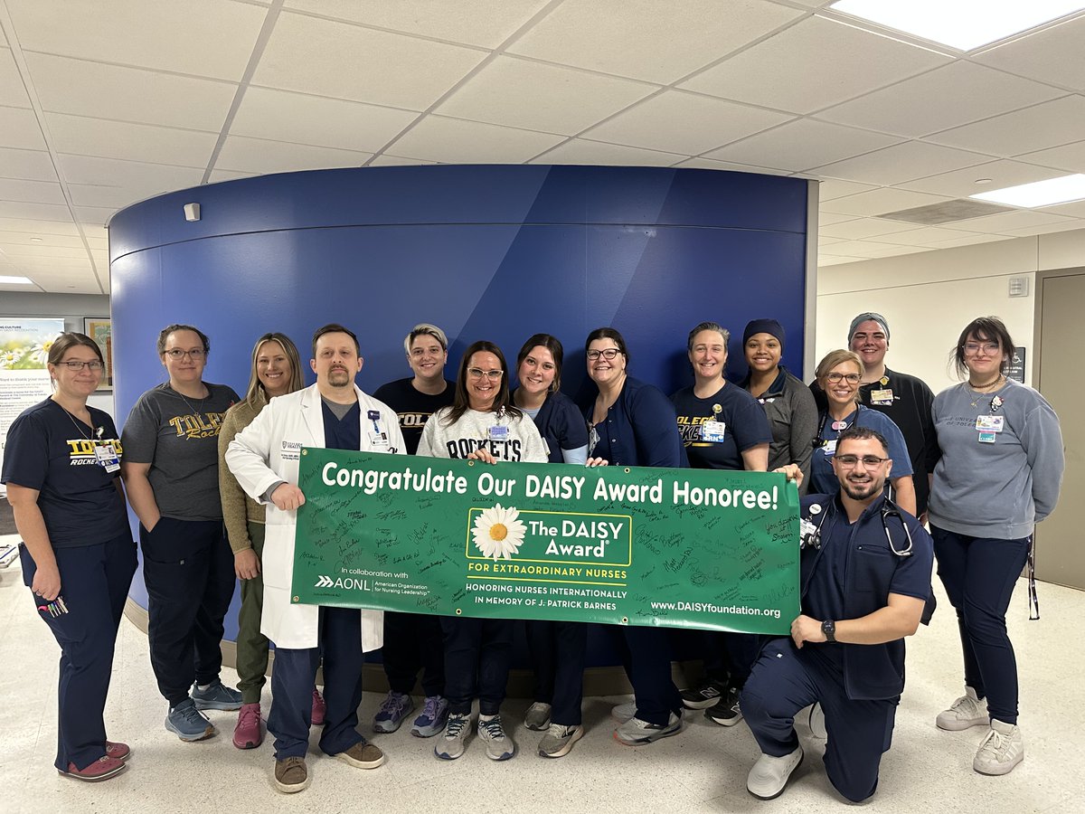 Simple Daisy Flower Painting - Flower Shelf Art - Daisy Art – Donna  Richardson Artworks, image size:1200x900