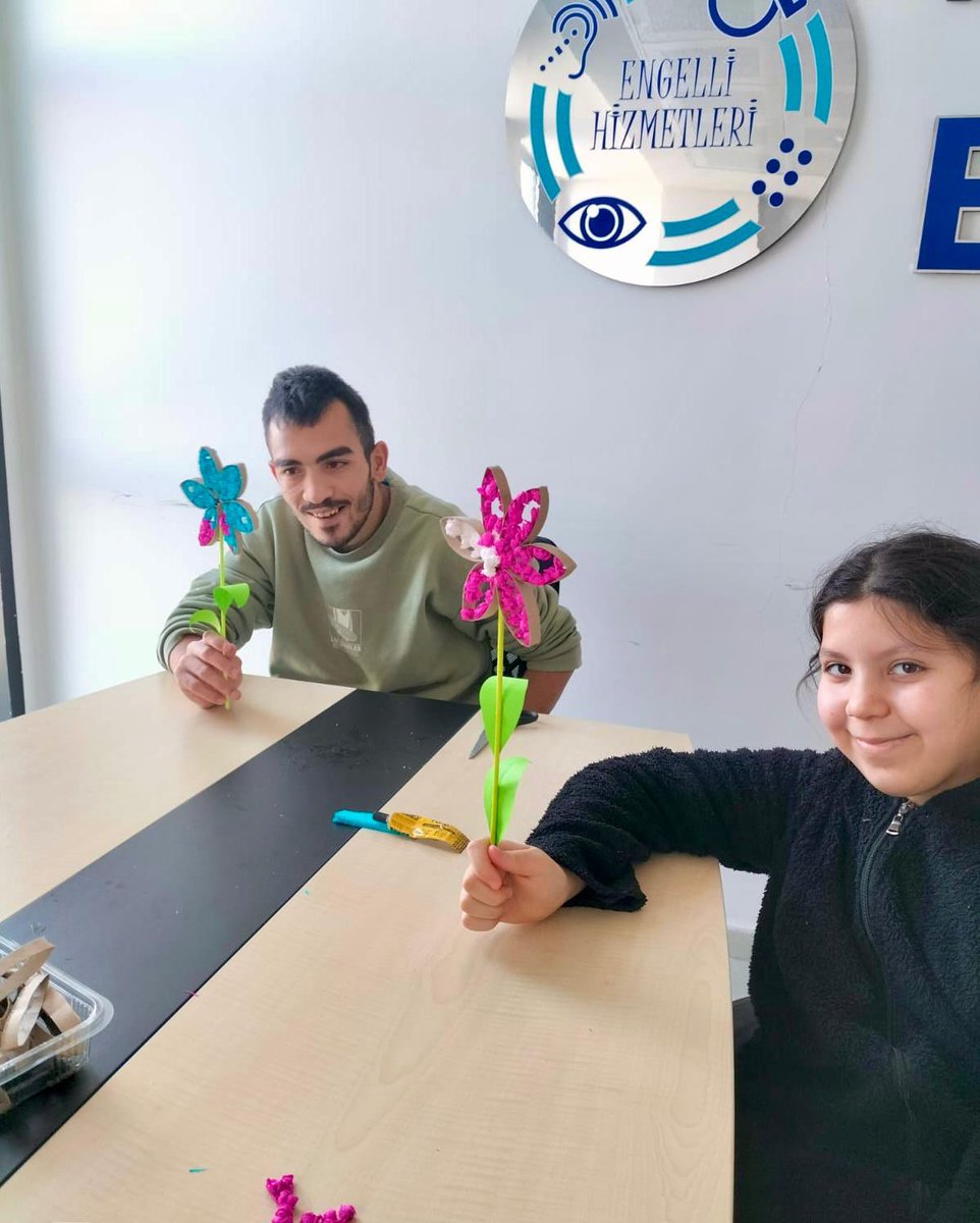 Çubuk Yetişkin Mola Evimizde sanatla buluşma zamanı!

Düzenlenen resim etkinliğinde bireyler, hayal güçlerini ve yaratıcılıklarını resim çalışmalarıyla ifade etti
El becerilerini geliştiren, üretmeyi ve paylaşımı destekleyen etkinlik,katılımcılara keyifli ve anlamlı anlar yaşattı