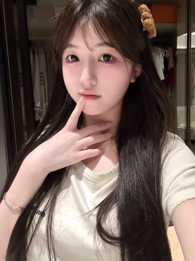 HowRaffles's tweet photo. 最近快变成宅女了 https://t.co/r9Puv14LGY