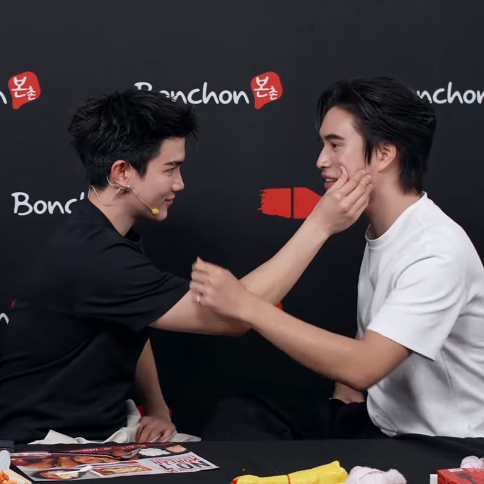 fynnnnee's tweet image. โดนบีบแก้มที่ไลฟ์บอนชอนทุกทีเรยนิ 🤏🏻