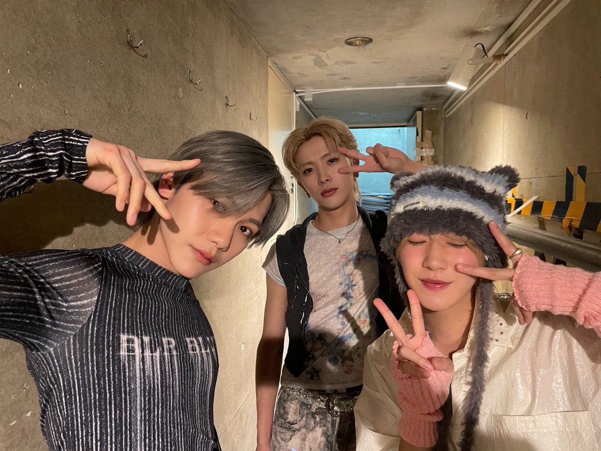 2xFE_official's tweet photo. æ°å¹Žæåã®ã©ã€ãã«æ¥ãŠãããçããªãããããšãðâšð€
ä»å¹Žãäžç·ã«ããããçãäžãã£ãŠð¥ð
æé«ã®æãåºããã£ã±ãäœããðžð«
#2xFE #2xME https://t.co/z43ZNKHGWA