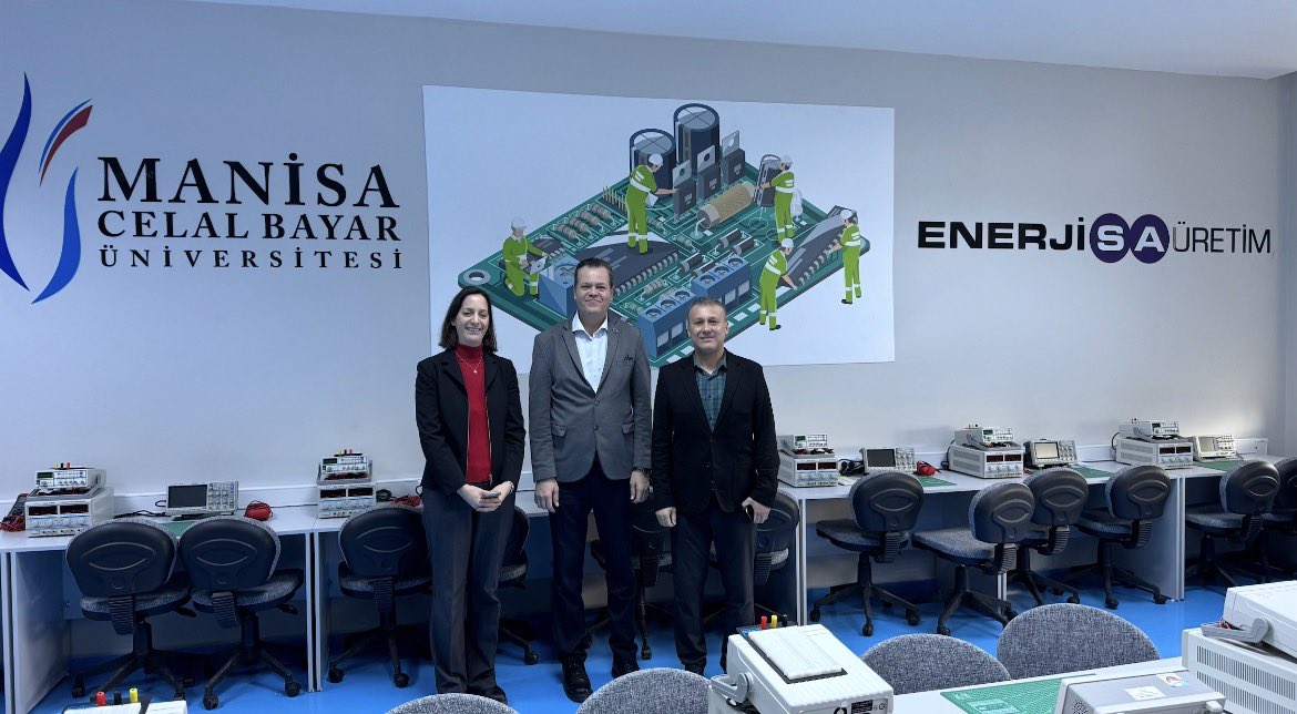 Celal Bayar Üniversitesi Alternatif Enerji Kaynakları Bölümü laboratuvarlarını ziyaret ettik. Nazik misafirperverlikleri ve destekleri için CBÜ Manisa Teknik Bilimler MYO Müdürü Prof. Dr. Cihangir ALACA’ya ve Doç. Dr. Cihan Alp ŞAHİN’e teşekkür ederiz.