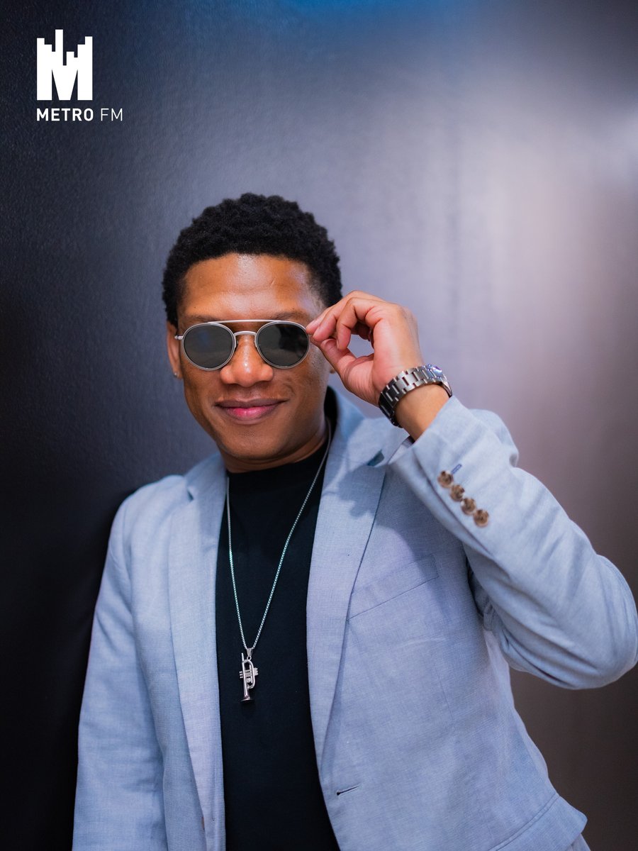 ProVerbMusic's tweet photo. Midweek on the #MiddayLink 12 to 3pm @MetroFMSA. Discussing December spending, high-fiving your achievements &amp; resolving a property matter. https://t.co/ntqCwv9c2Z