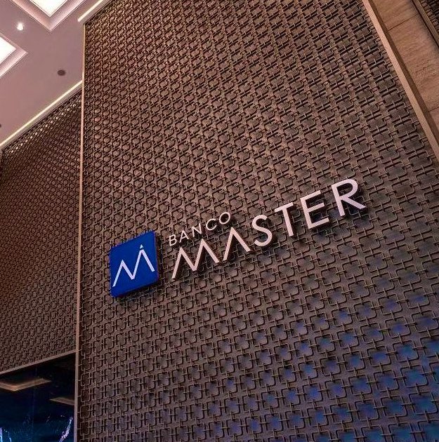 NewsLiberdade's tweet image. 🚨URGENTE - Cacique do PT baiano avisa Lula que se as investigações contra o Banco Master evoluírem ou se Vorcaro abrir a boca, a bomba vai explodir no colo do partido, diz  O Globo