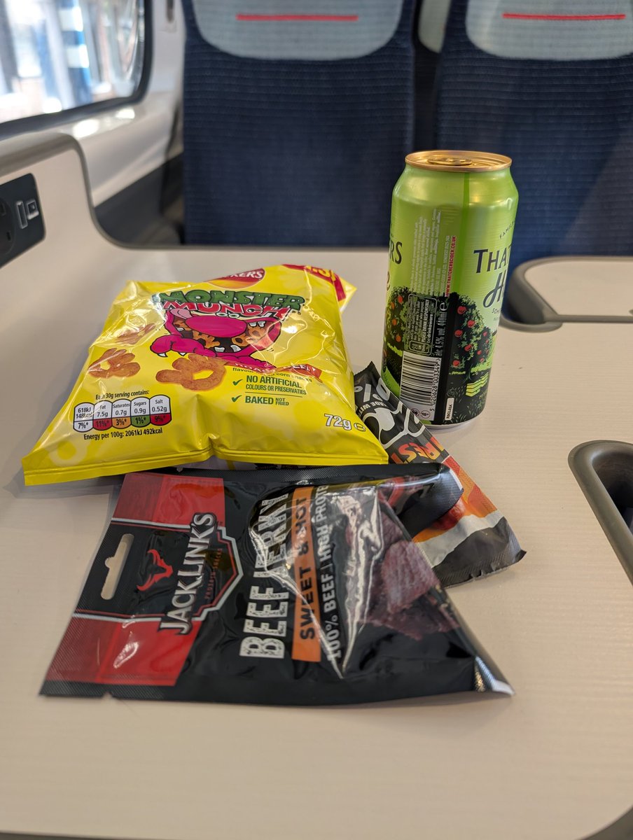 1Norbertd's tweet photo. Lunch is served! Another trip darn sarf, this time to the noisy neighbours. Hopefully see some of you loveable reprobates down there. KTBFFH https://t.co/SQL7StaCfY