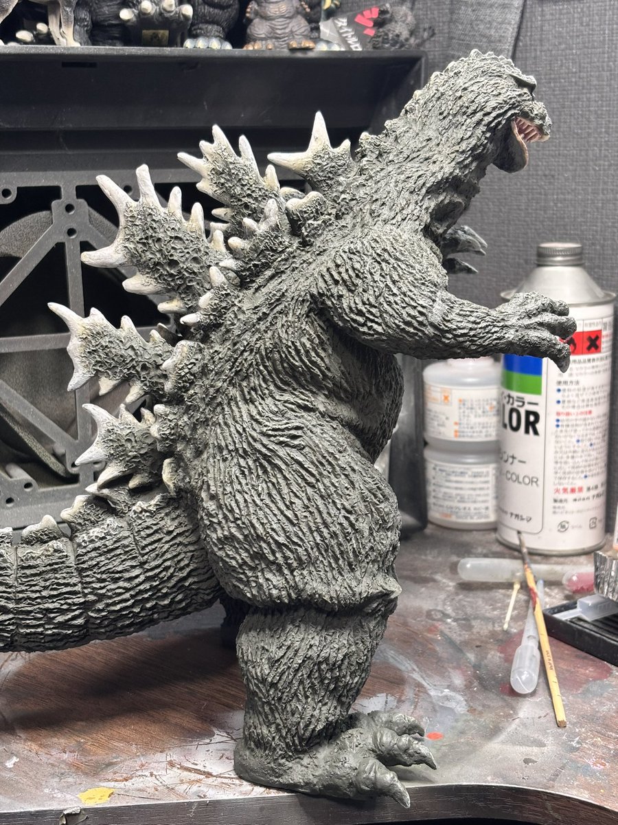 酒井ゆうじ造型工房 32cmキンゴジ 塗ったモンスターグリーンをシンナー