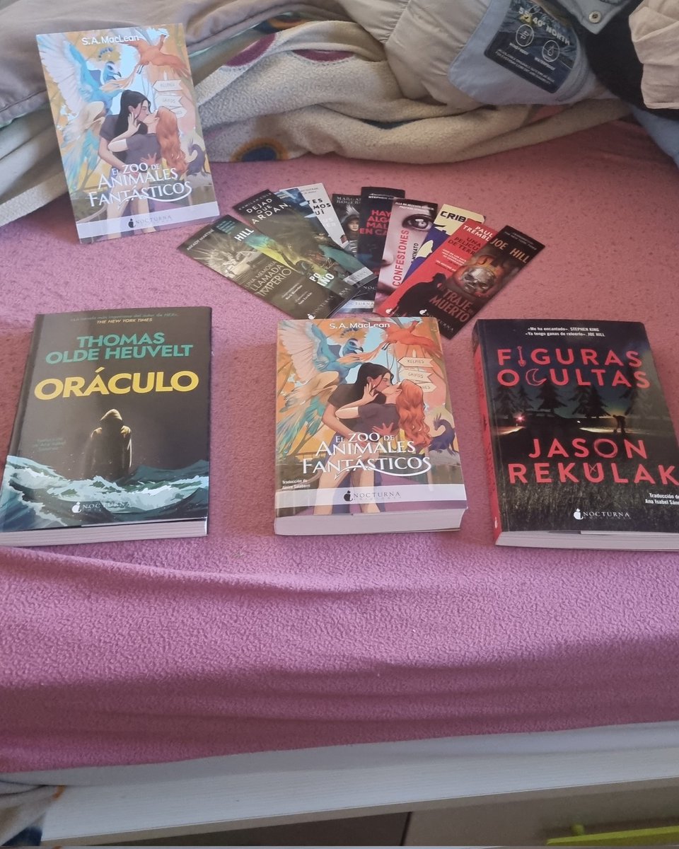 LledoMartin's tweet photo. Libros de regalos de Reyes, nunca puede faltar la editorial @NocturnaEd, otro de @NereaLlanes1 https://t.co/bbxhYYIW9w