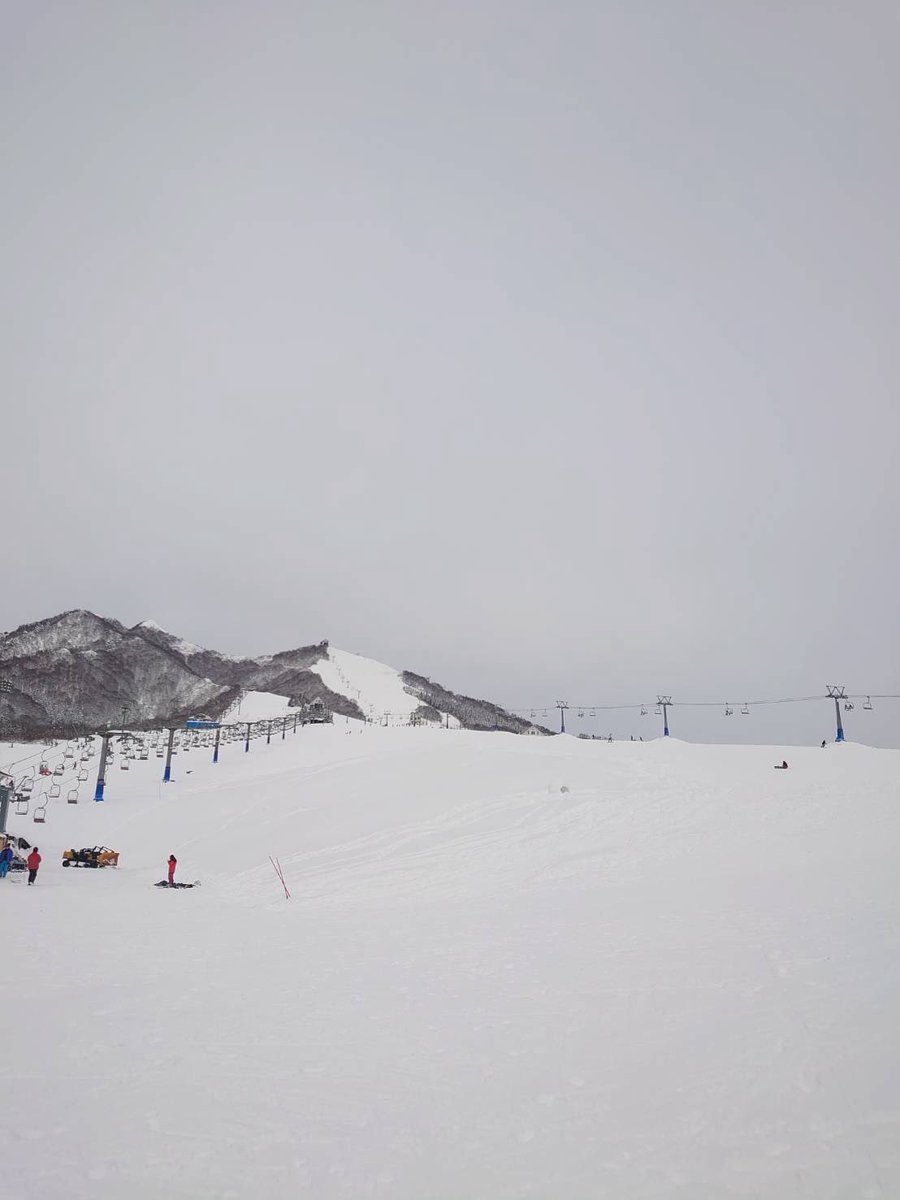 iwappara's tweet photo. 明日から、雪予報❄️で！
土曜日はピーかん予報☀️

#岩原  #岩原スキー場  #iwappara  #雪 https://t.co/WVQSH8vuhX