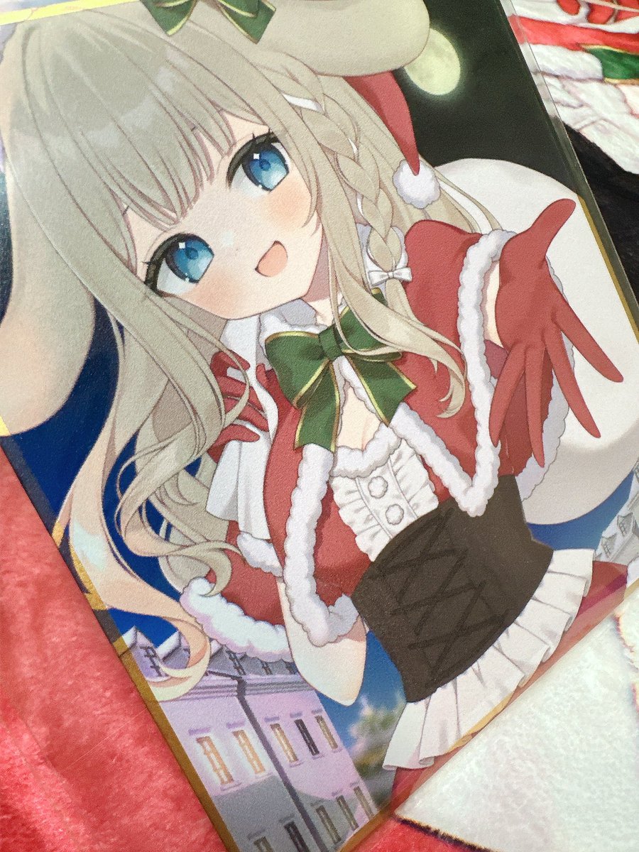 左👈今回はふわふわ大きめブランケット！ 右👉初のミニ色紙！