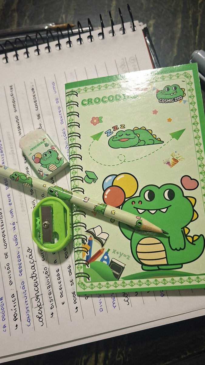 mulstd's tweet image. Olhem meu material da faculdade 🤏🤏