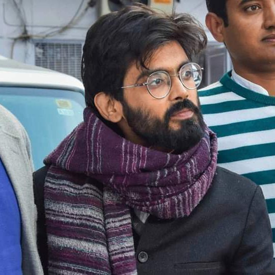 nadeem_need's tweet image. जब कन्हैया जेल मे था, तब उसके वैचारिक विरोधी होने के बावजूद शरजील इमाम ने #JNU मे उनके समर्थन मे विरोध प्रदर्शन आयोजित किया था,
आज #UmarKhalid और #SharjeelImam पिछले छह सालो से जेल मे है और कन्हैया चुप है,

शरजील ने सही कहा था लाठी मुसलमानो पे पड़ती है और नेता कोई और बन जाता है!