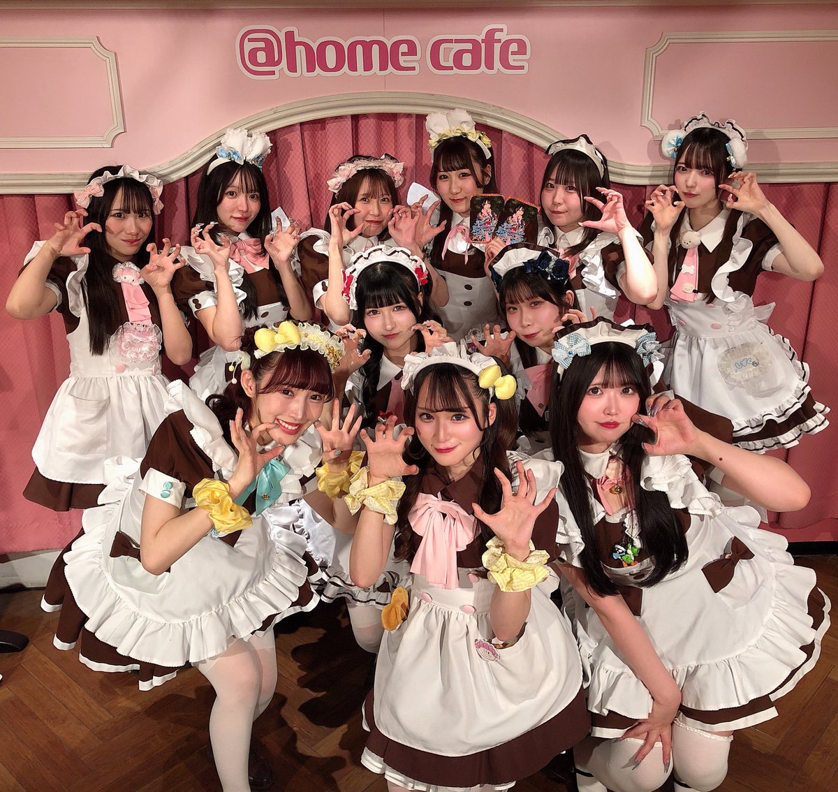 athome_cafe's tweet photo. あっとほぉーむカフェ本店５階

本日もご帰宅ありがとうございました💤
こぐま周年衣装でのお給仕でした🧸💛
たくさん萌えちゃ〜じ♡できましたか❔
あしたの５階はおやすみなので
あさっての5か〜い🖐️でおまちしておりますっ🩷

💫らすとぐみ💫
♡まい♡みたま♡きなこ♡あむ♡りおる♡しずく♡
♡あかね♡もちな♡
♡みゆな♡こぐま♡しゅくる♡