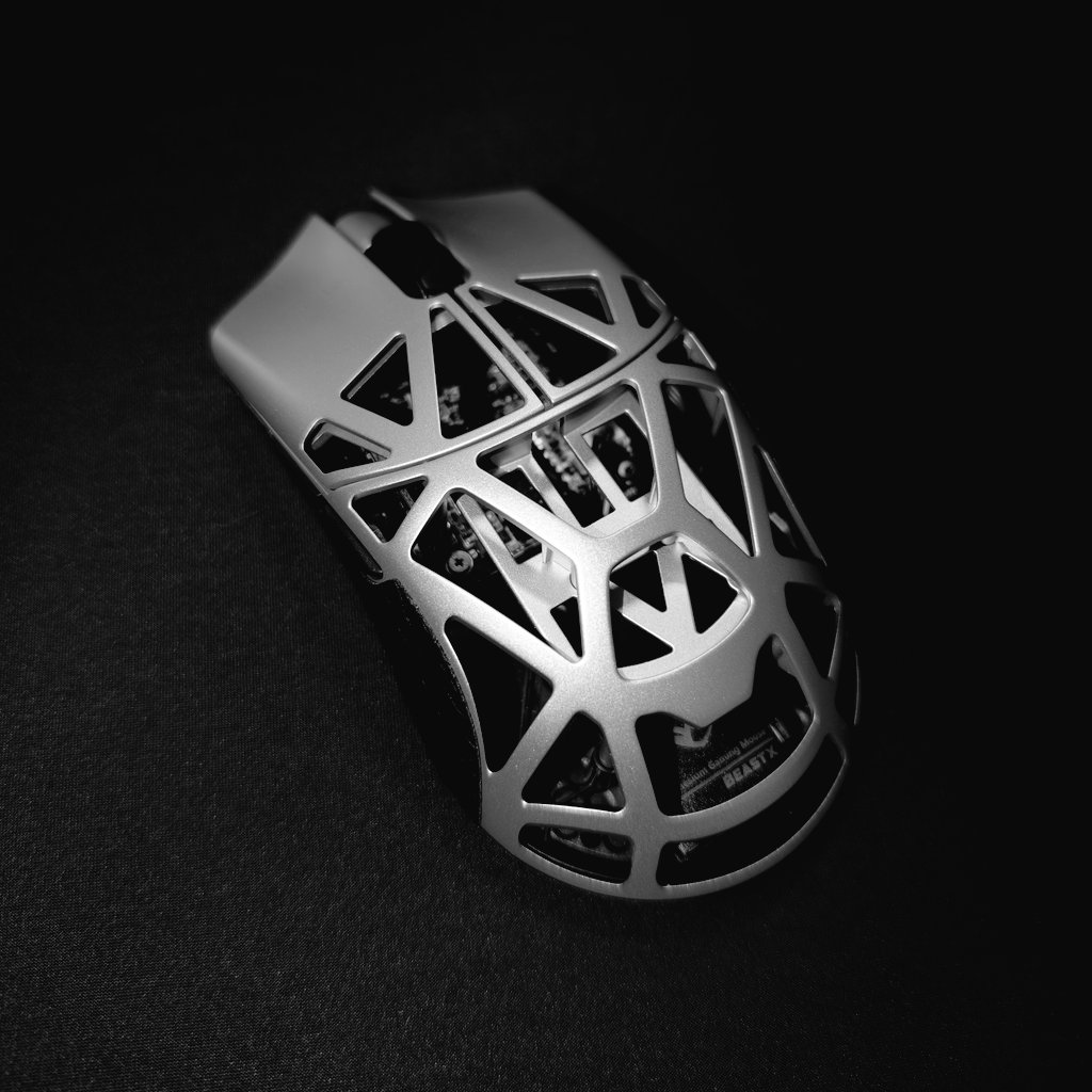 ohyhr's tweet photo. new year new mouse https://t.co/oUwzJkyDnw