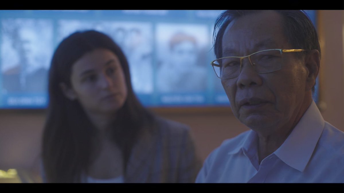 Editing our new documentary "A price we have to pay", about the disappearance of Argentine journalist Ignacio Ezcurra in Vietnam in 1968, I find moments of severe and poignant beauty. Here our presenter Clara Preve with war veteran Mr. Tran Van Ban at the War Remnants Museum in