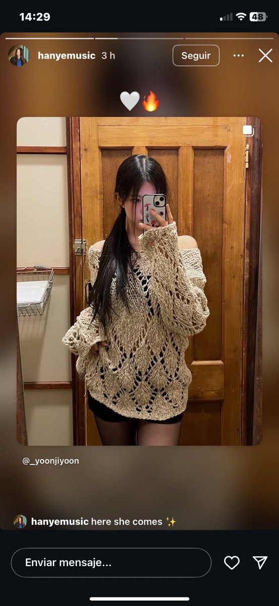 untilioon's tweet image. what if…. jiyoon, gyuri and hajin at the black label?????? im just crazy leave me alone 😭😭😭