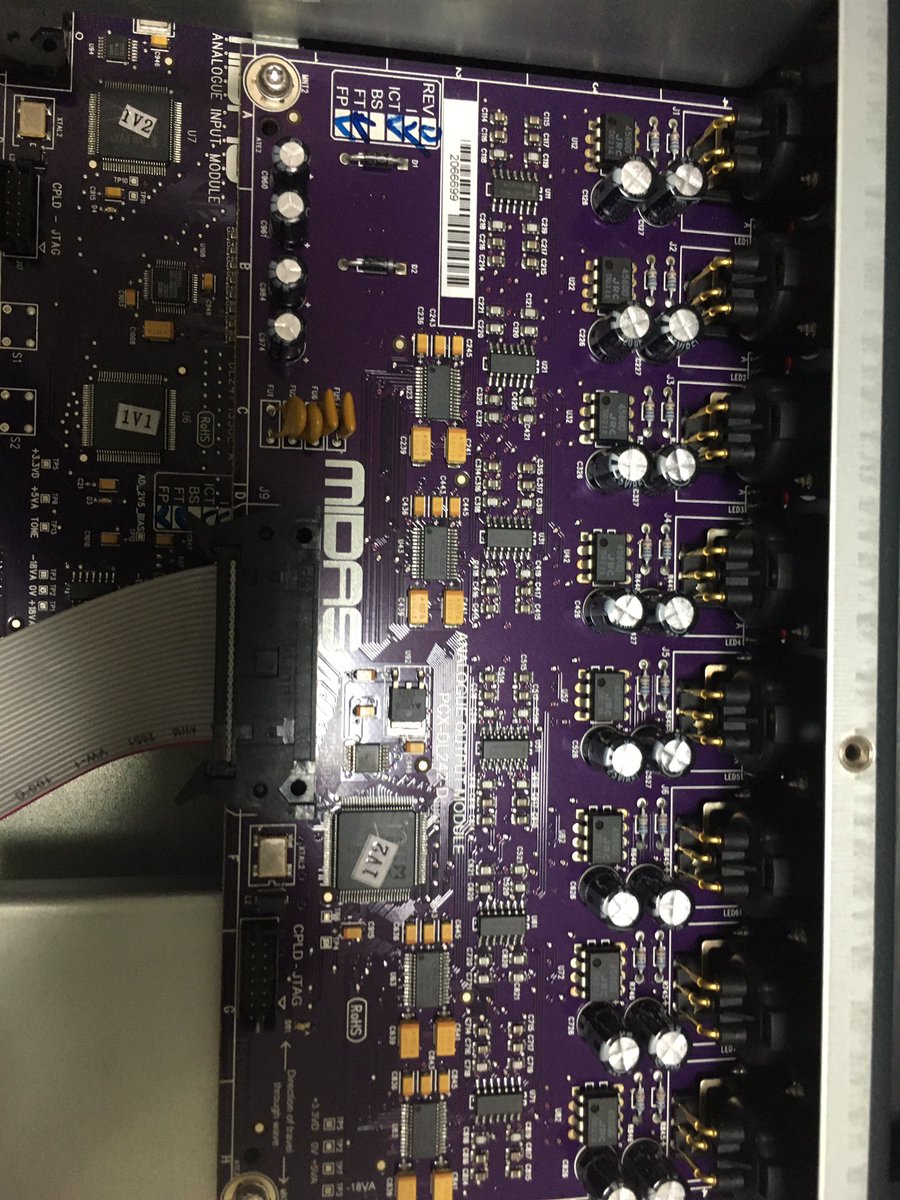 ステージボックスの年始大掃除