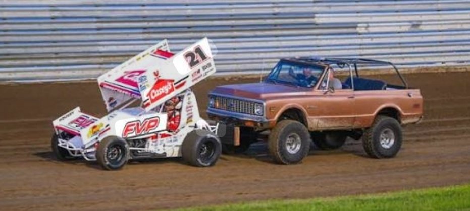KevinNouse's tweet image. We are looking for a few push trucks and/or side by sides to help @WilliamsGrove this season. Please send me a DM if interested.
Picture for attention only.
