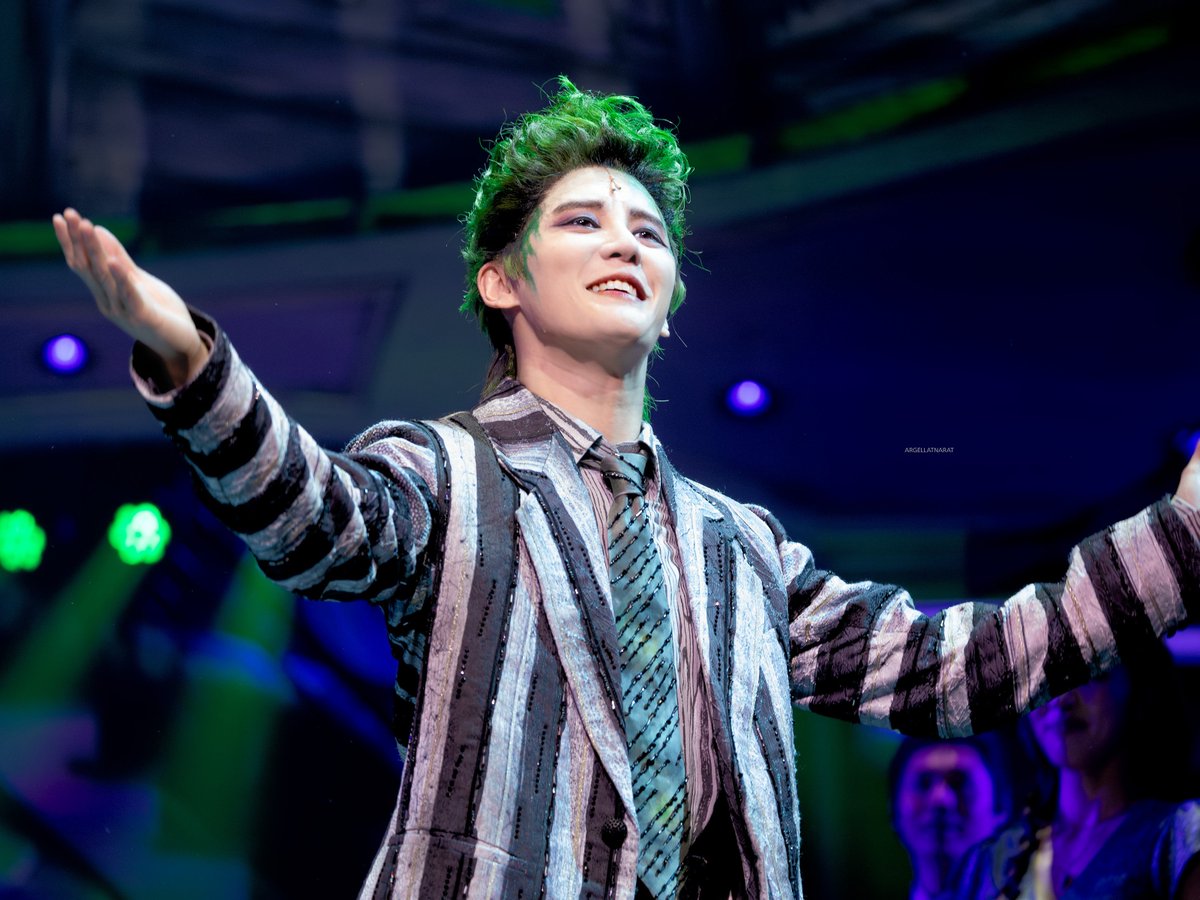 txrxntxllxgrx's tweet image. 260106 뮤지컬 비틀쥬스 커튼콜데이

웰컴! 웰컴! 웰컴!!👻
#김준수 #시아준수 #비틀쥰스 #XIA 

vo.la/sOr9IXQ
vo.la/t5yt2rz