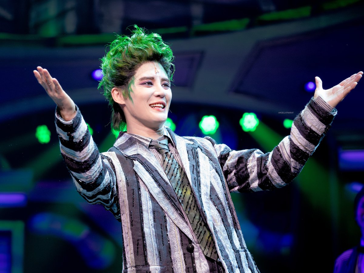 txrxntxllxgrx's tweet image. 260106 뮤지컬 비틀쥬스 커튼콜데이

웰컴! 웰컴! 웰컴!!👻
#김준수 #시아준수 #비틀쥰스 #XIA 

vo.la/sOr9IXQ
vo.la/t5yt2rz