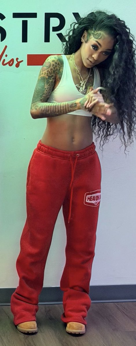 HayesShawntay's tweet image. #WCW cuz I might not post as much anymore but no matter what my fave @Im__AnnMarie gonna get posted on Wednesday #GOATED🐐🐐💜🥶