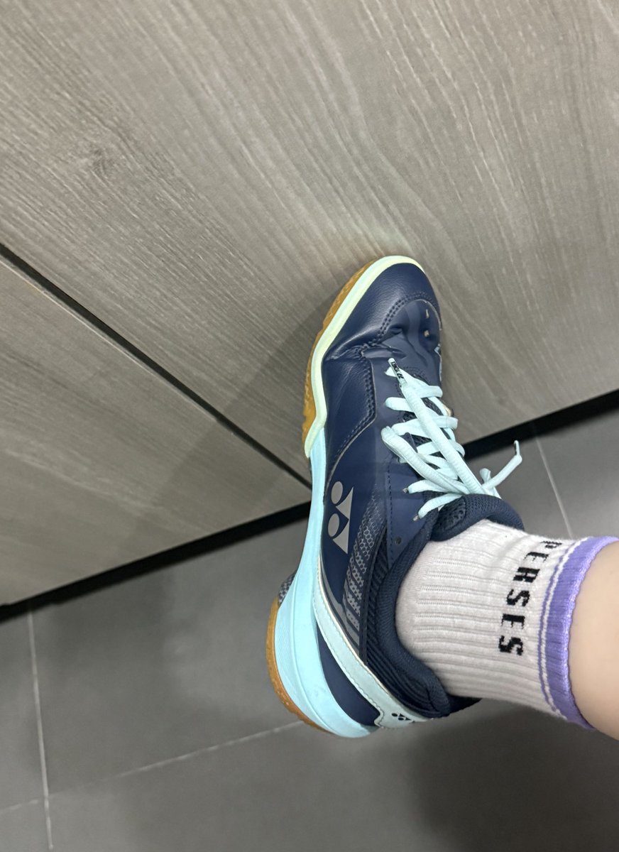 วันนี้ใส่ถุงเท้าพี่เพอตีแบด แค่นี้มีความสุขละค้าบบ😚🏸