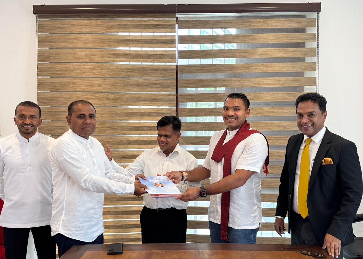 RajapaksaNamal's tweet photo. Today, we officially handed over appointment letters to another group of district coordinators at our party office in Battaramulla. Congratulations to all as we continue building a stronger connection with our communities.
#DistrictCoordinators #SLPP https://t.co/4I6DVWyLH4