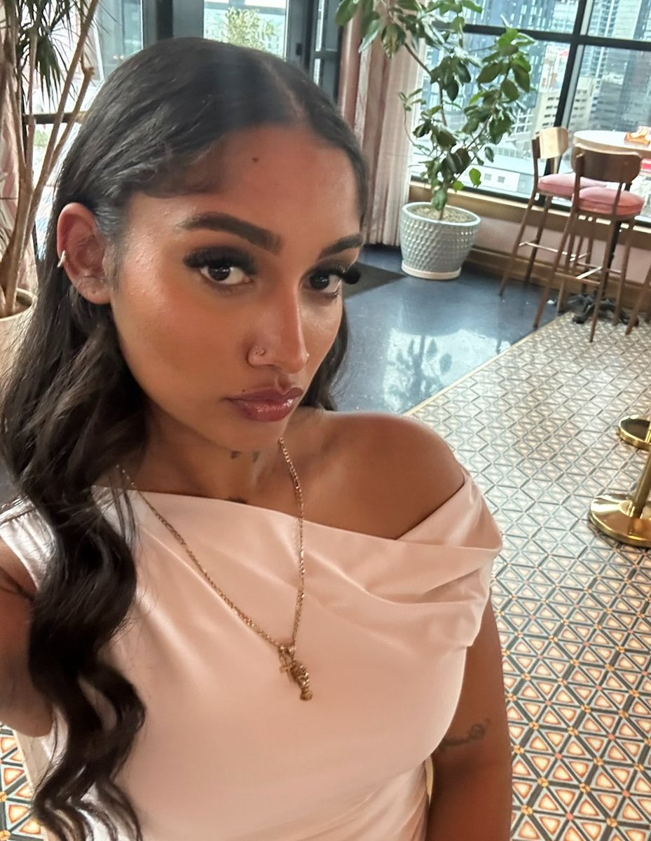 isissharde's tweet image. 