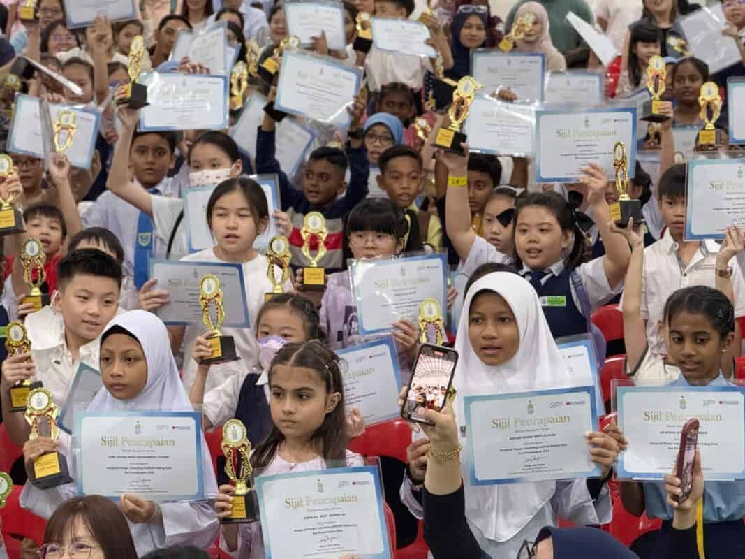 We remain steadfast in empowering students through education and STEM excellence, says CM Chow: buff.ly/M9JwTq6 

##EmpoweringWomen #STEM #STEMexcellence