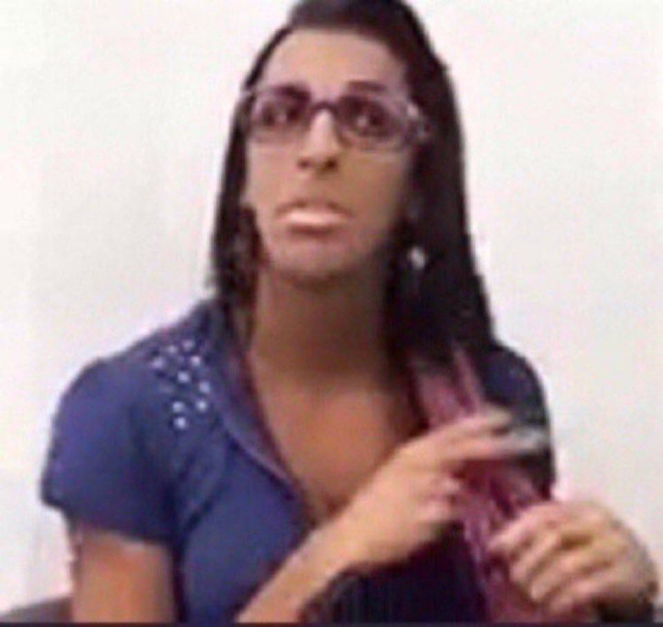 angelicbluu's tweet image. propagandas que eu não caio 

— reagir ao 3d "atrapalha" sua assunção/manifestação